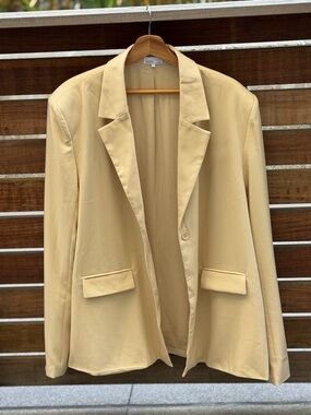 Danielle Bernstein We Wore What Cream Blazer Size L Never Worn